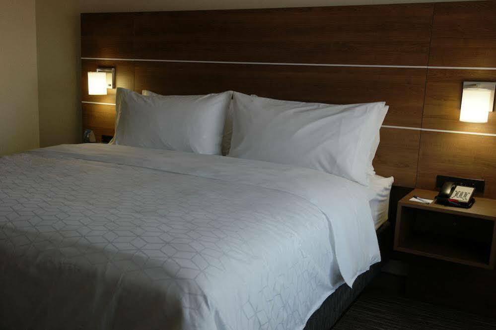 Holiday Inn Express Hotel & Suites Swansea By Ihg Zewnętrze zdjęcie